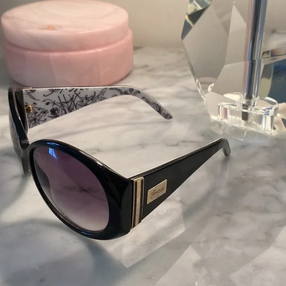 Authentic Gucci Sunglasses - Picture 2 of 11